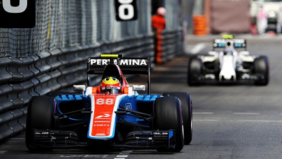 Rio Haryanto masih menunggak sejumlah utang kepada Manor Racing. - INDOSPORT